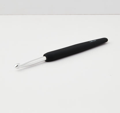 KnitPro Aluminium vąšelis su juoda rankenėle 15cm (sidabrinės spalvos)