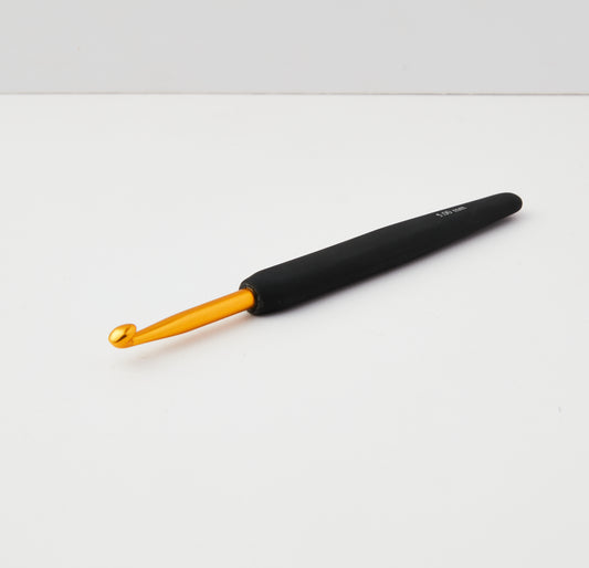 KnitPro Aluminium vąšelis su juoda rankenėle 15cm (auksinės spalvos)